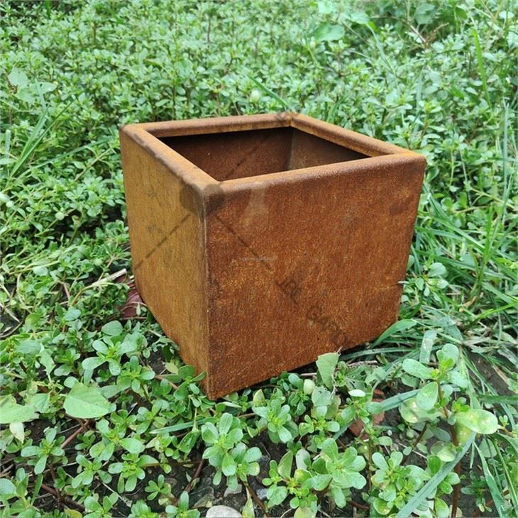 Tin Plant Pots