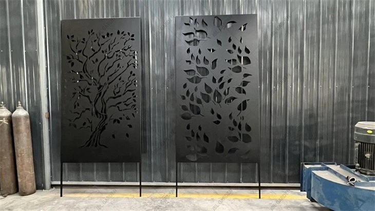 Outdoor Screens