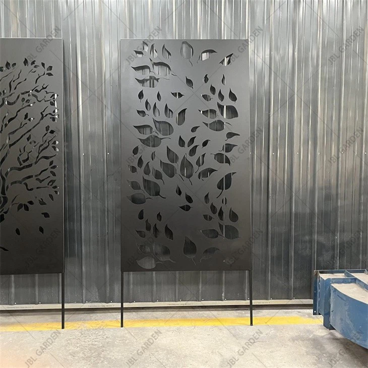 Outdoor Screens