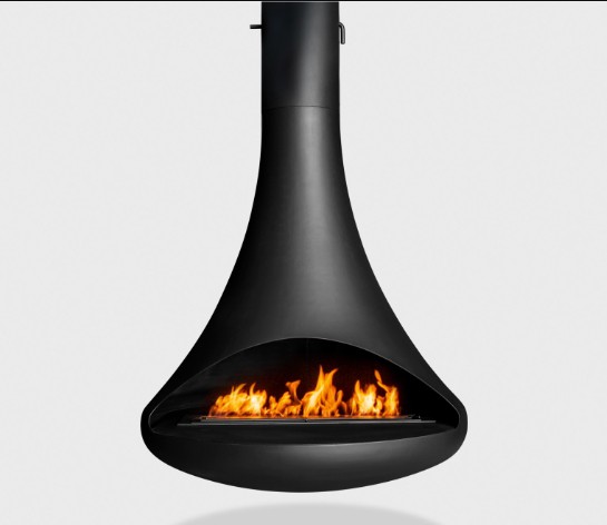 لونگ روم میں مرکزی حرارتی چمنی