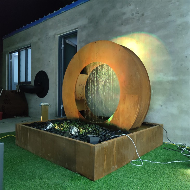 چاند-شکل کارٹین واٹر ڈیکوریشن کنٹیمپریری گارڈن فاؤنٹین