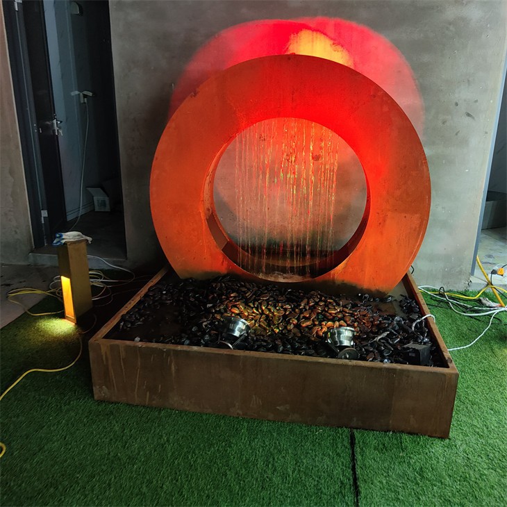 Moon-Shaped Corten Water Decoration Contemporary Garden Fountain suppliers