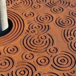 سڑک کی سجاوٹ کے لیے درخت کی جھنڈی